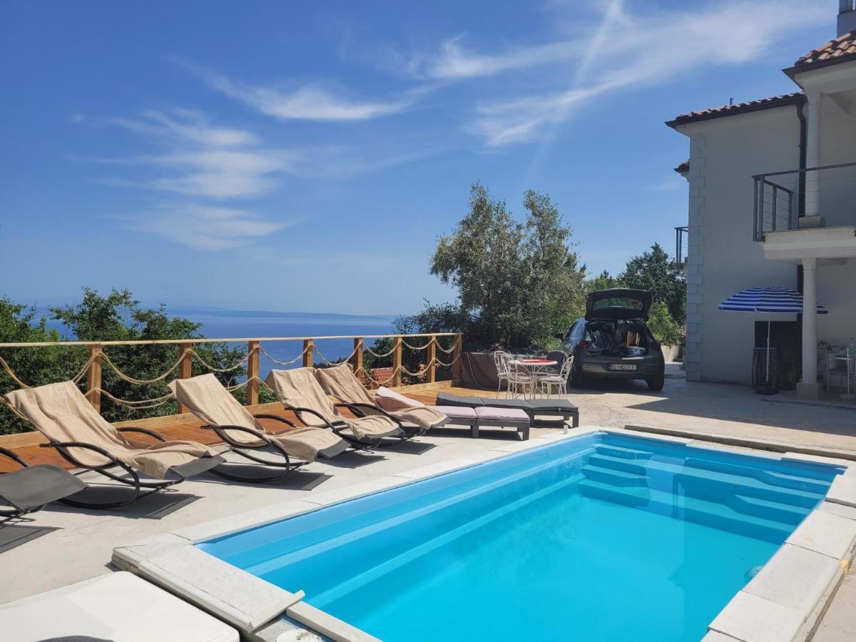 Ferienwohnung Mit Pool Kroatien Mit Meerblick Und Pool Lovran Bagian luar foto