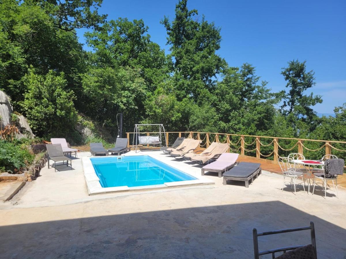 Ferienwohnung Mit Pool Kroatien Mit Meerblick Und Pool Lovran Bagian luar foto
