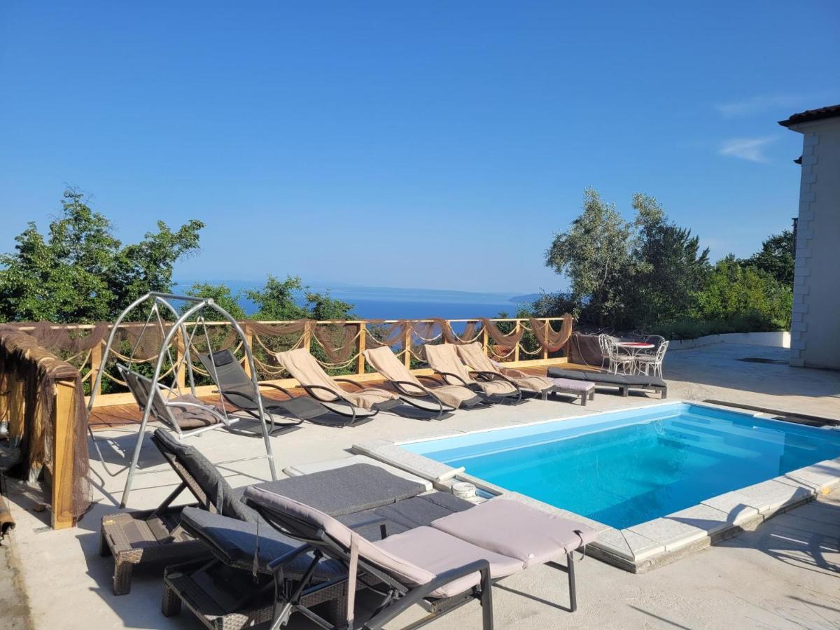 Ferienwohnung Mit Pool Kroatien Mit Meerblick Und Pool Lovran Bagian luar foto