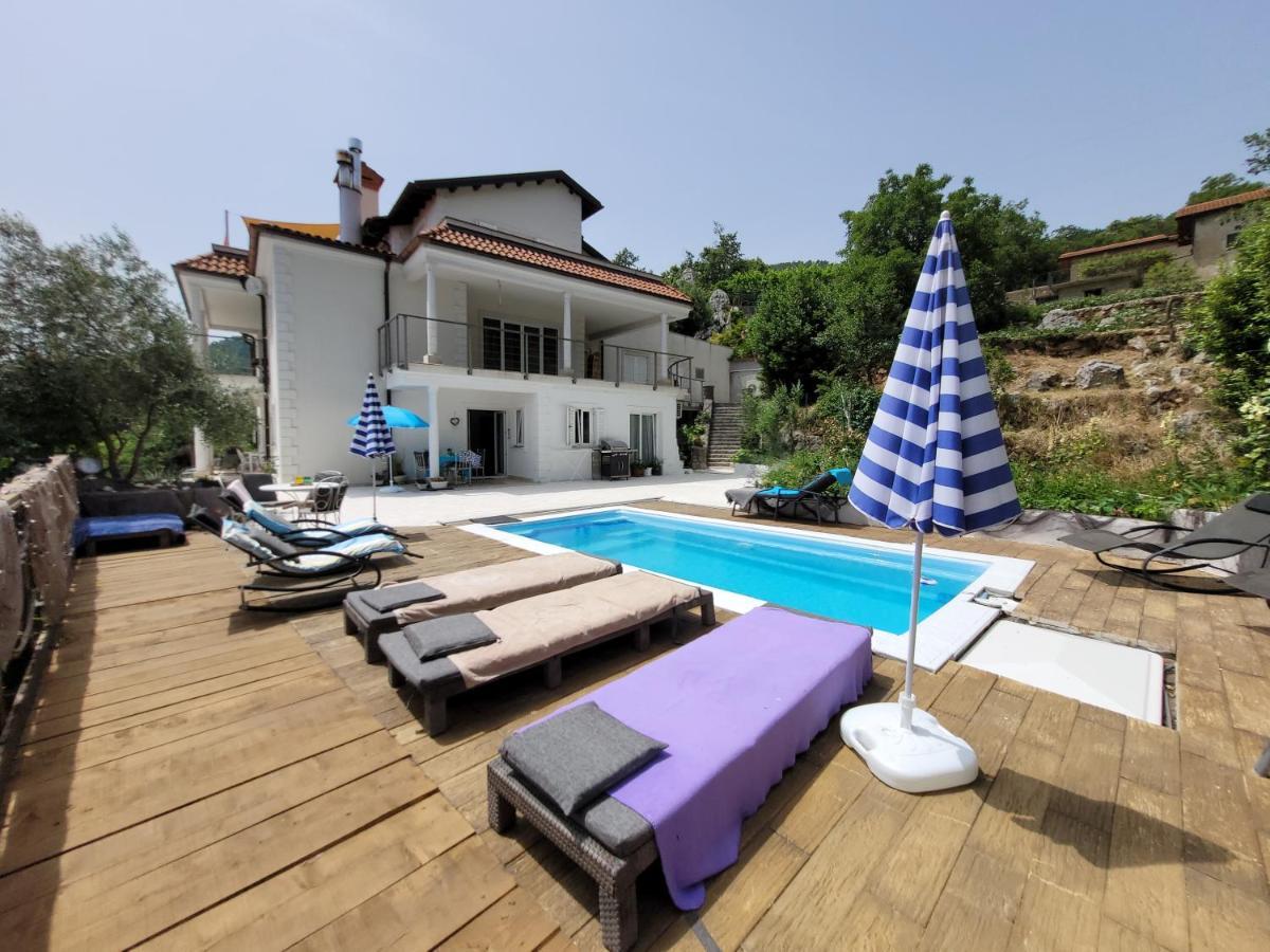 Ferienwohnung Mit Pool Kroatien Mit Meerblick Und Pool Lovran Bagian luar foto