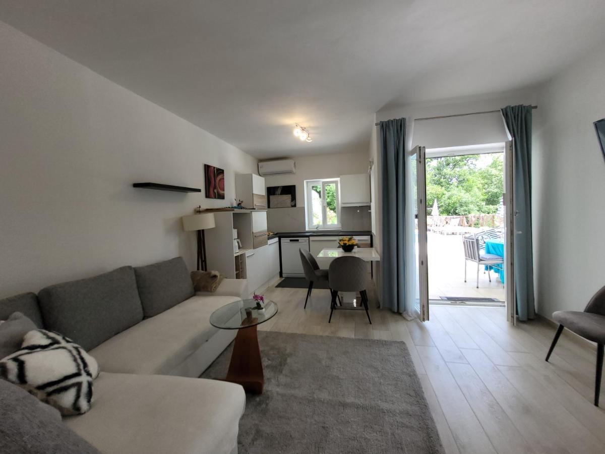 Ferienwohnung Mit Pool Kroatien Mit Meerblick Und Pool Lovran Bagian luar foto