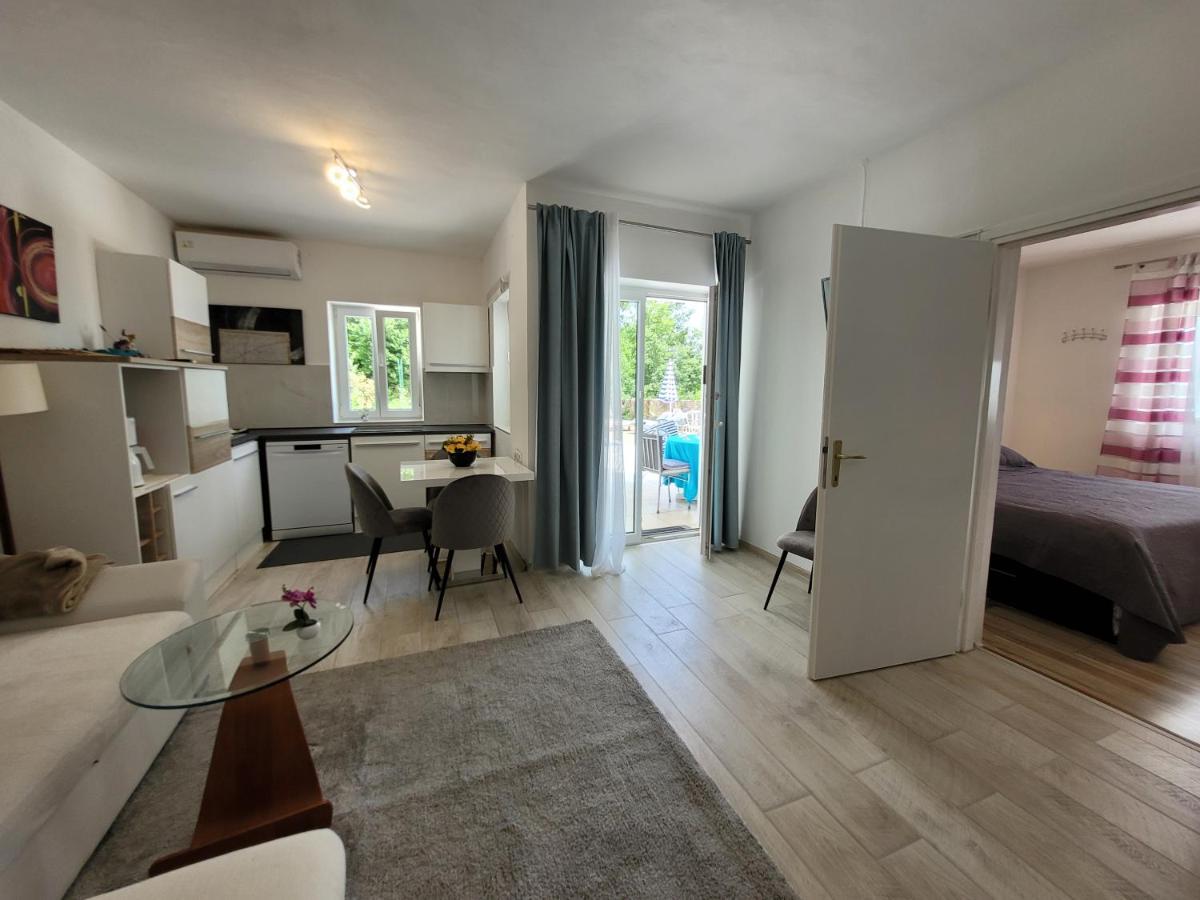 Ferienwohnung Mit Pool Kroatien Mit Meerblick Und Pool Lovran Bagian luar foto