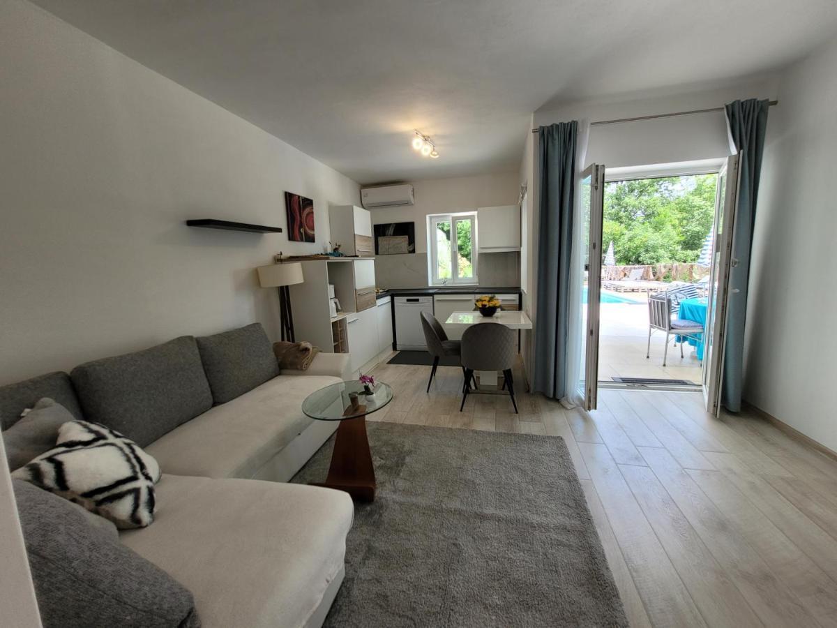Ferienwohnung Mit Pool Kroatien Mit Meerblick Und Pool Lovran Bagian luar foto