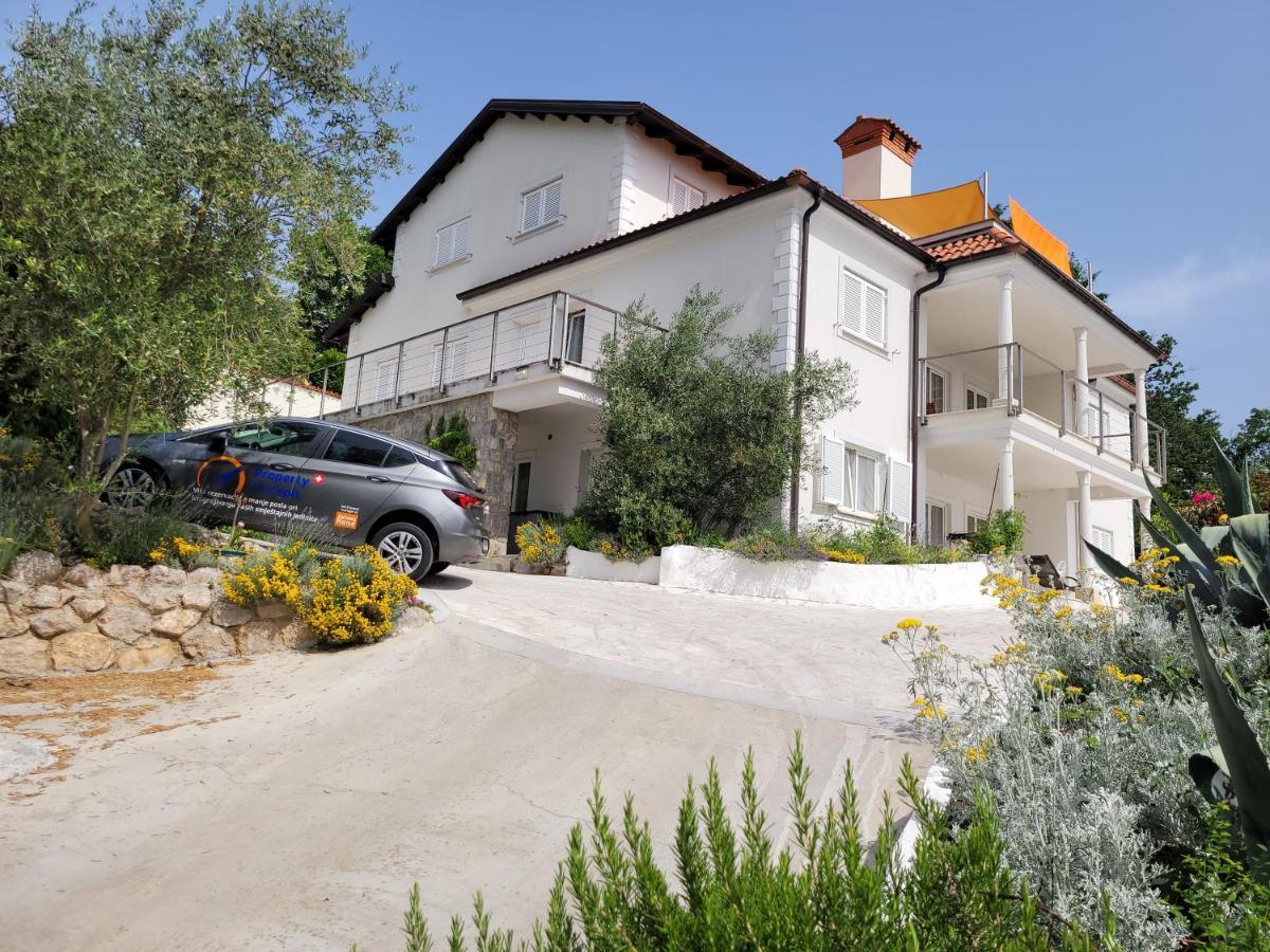 Ferienwohnung Mit Pool Kroatien Mit Meerblick Und Pool Lovran Bagian luar foto