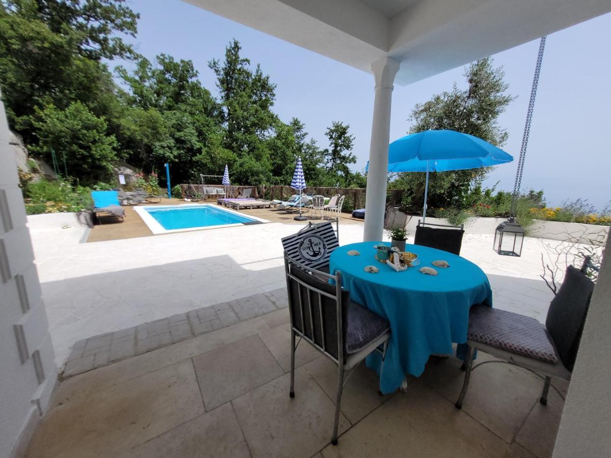 Ferienwohnung Mit Pool Kroatien Mit Meerblick Und Pool Lovran Bagian luar foto